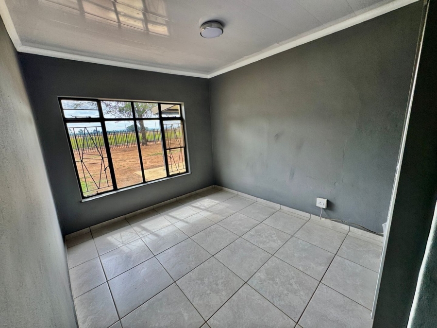 To Let Commercial Property for Rent in Wilgeboom A H North West